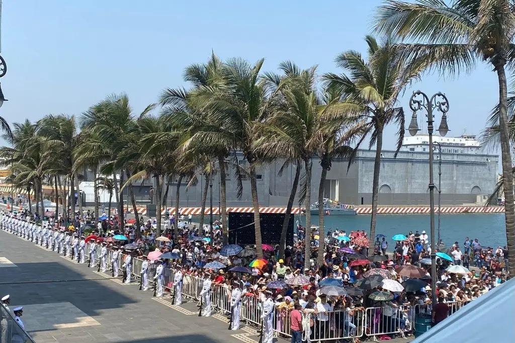 Cientos de personas acuden a ceremonia de la conmemoraci?n de la Gesta Heroica de 1914