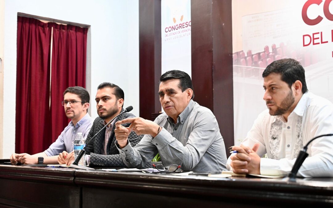 Atiende diputado Esteban Bautista a representantes sindicales